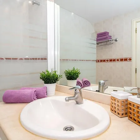 Angel Wings Ocean View Апартаменты Адехе