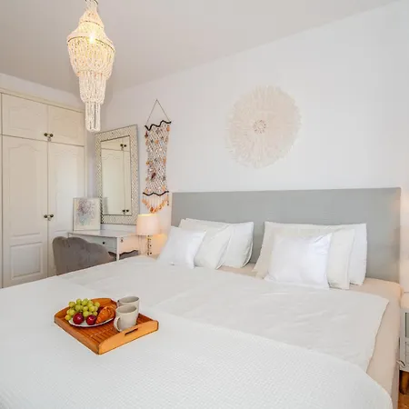 Angel Wings Ocean View Апартаменты *