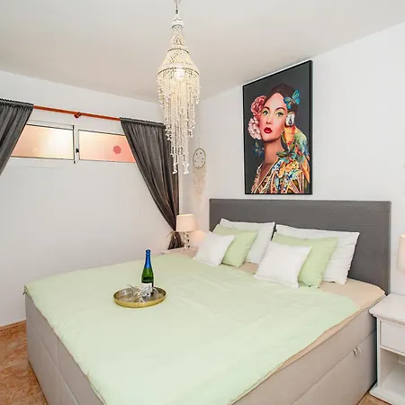 Angel Wings Ocean View * Адехе