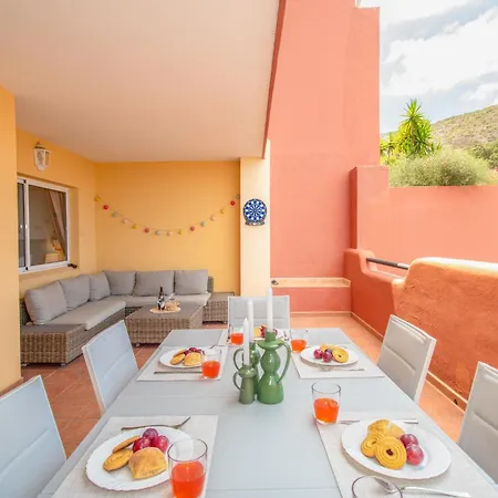 Angel Wings Ocean View Апартаменты