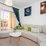 Angel Wings Ocean View Apartment